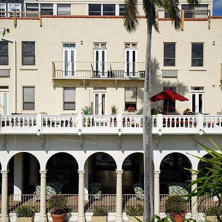 Palm Beach Hotel With Juliette Balconies! 2 Blocks From Beach! Historic Landmark Esterno foto